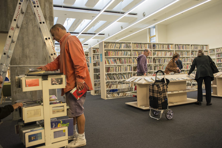 לרגל שבוע הספר 2022: ספריות תל אביב-יפו חושפות את רשימת הספרים המושאלים ביותר בשנת  2021, וכן את הטרנד שפרח בזמן הקורונה