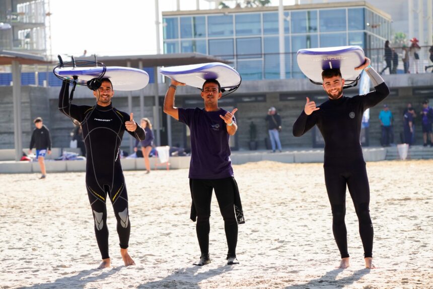 "רגע, ים": עיריית תל אביב-יפו באירוע ספורט ימי ייחודי עבור קהילת משרתי ומשרתות המילואים